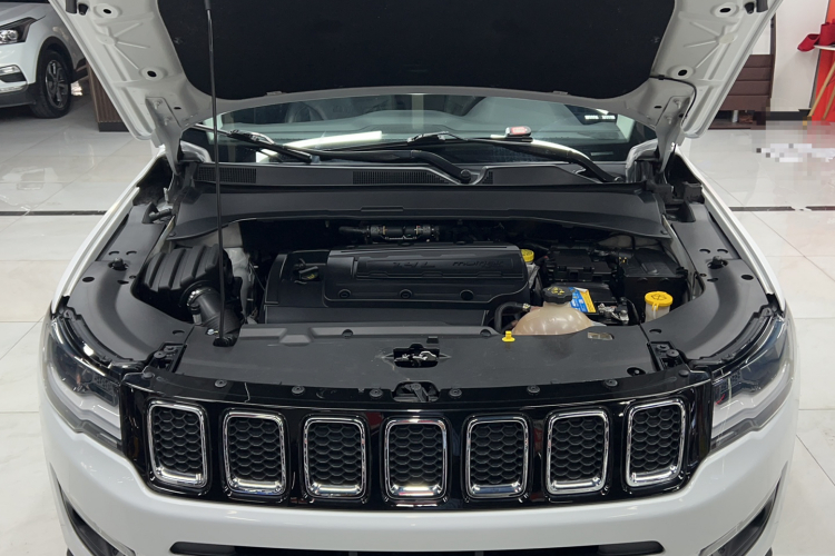 Jeep 指南者 2017款 200T 自动家享版局部细节24