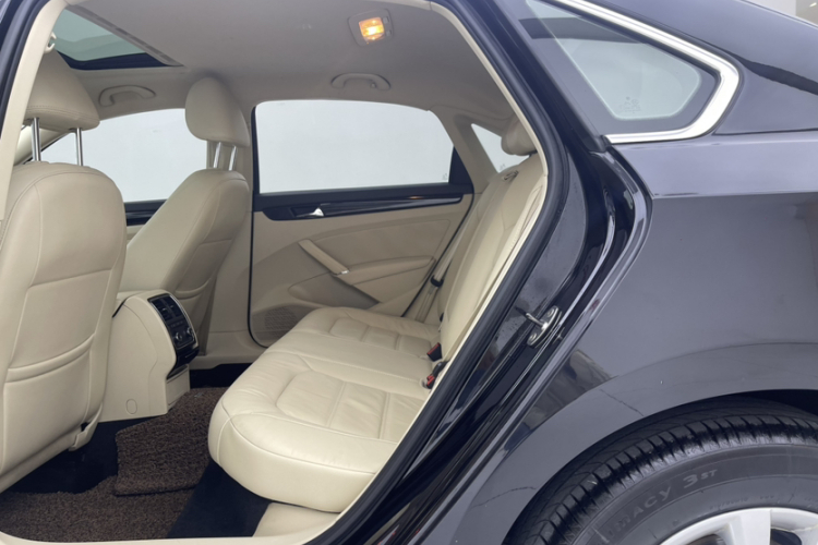 大众 帕萨特 2013款 1.8TSI DSG政府采购版中控内饰7005