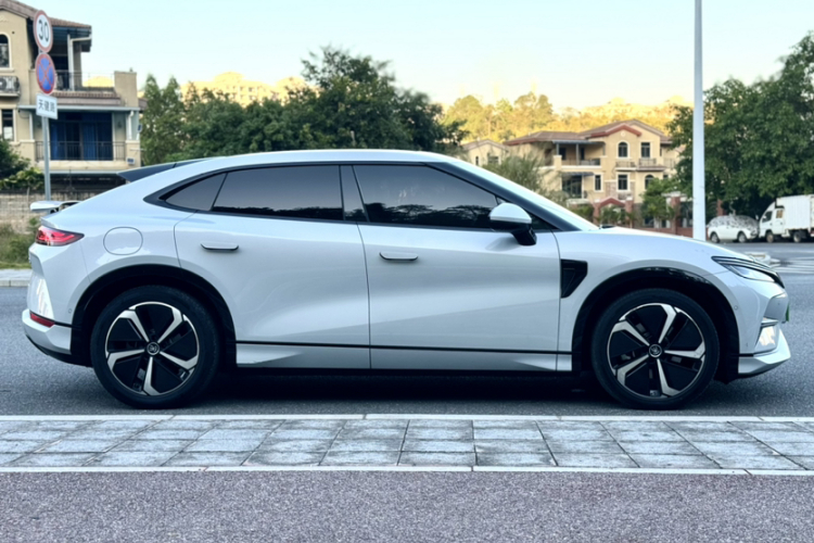 比亚迪 宋L EV 2024款 662km 卓越型车身外观6008