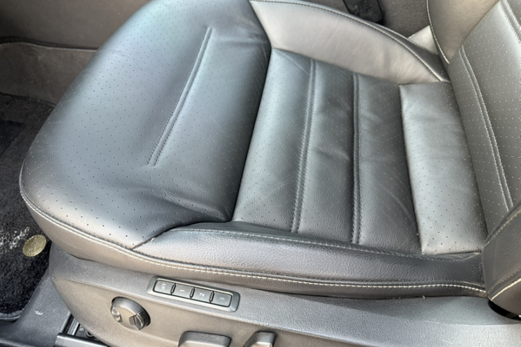 大众 帕萨特 2017款 330TSI DSG御尊版中控内饰7004