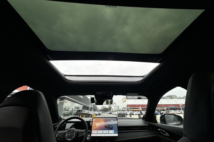 领克03 2025款 1.5TD DCT冠军版Pro局部细节22