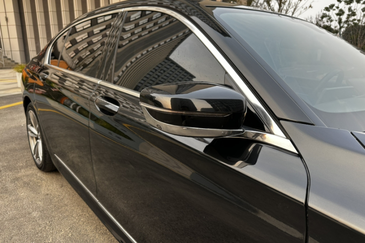 宝马7系 2018款 730Li 尊享型 M运动套装车身外观6009