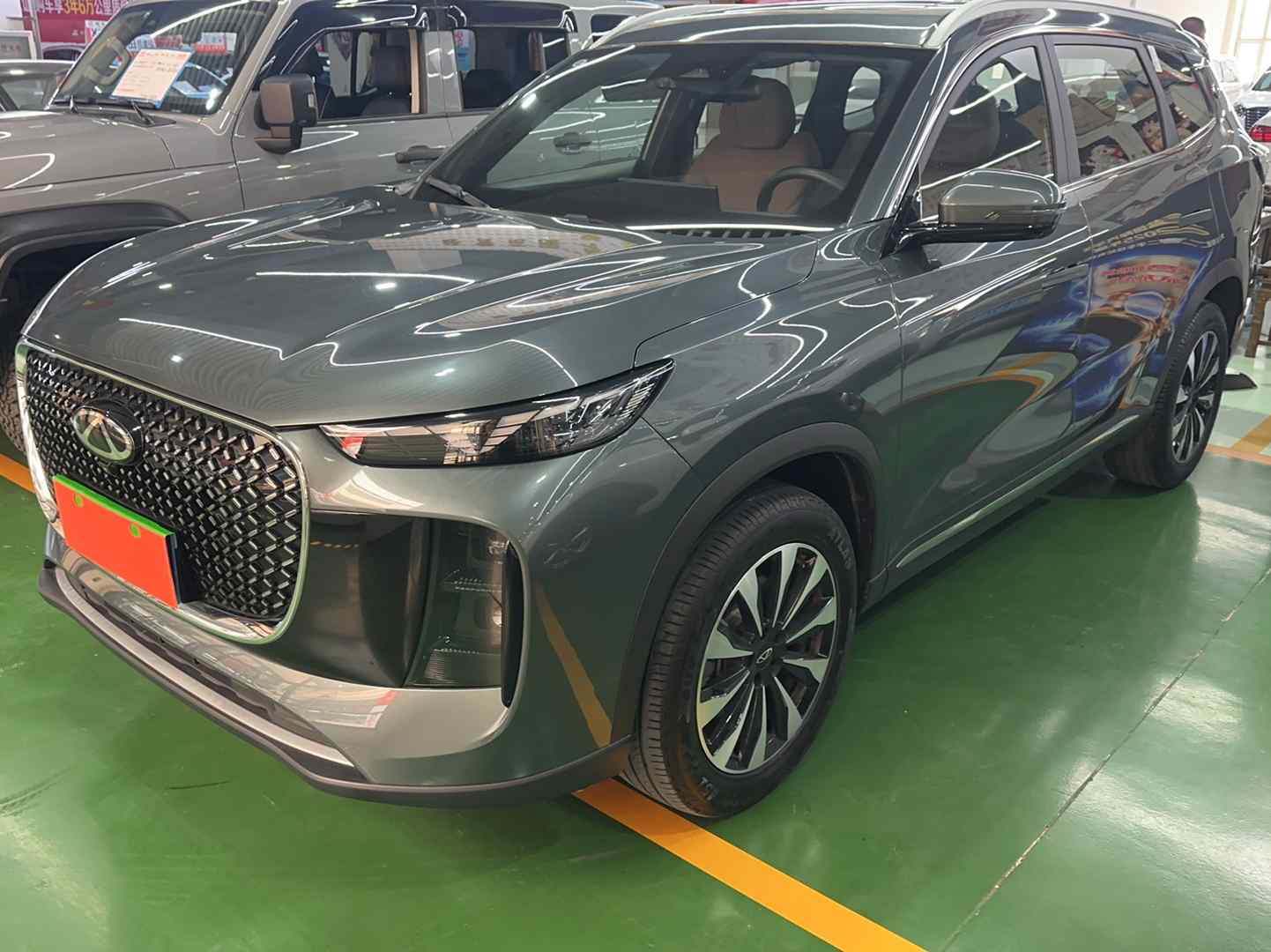 奇瑞 瑞虎8 PLUS 2025款 290TGDI DCT尊贵型(1)