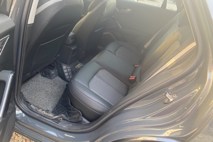 奥迪Q2L e-tron 2019款 Q2L e-tron 纯电智酷型中控内饰7008