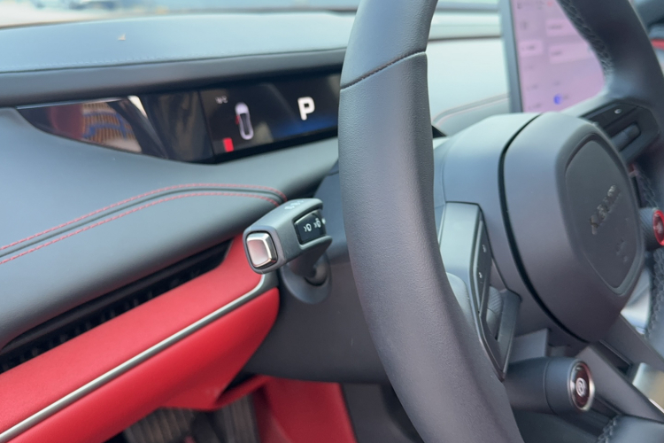 小米汽车 小米SU7 2024款 后驱长续航智驾版中控内饰7005