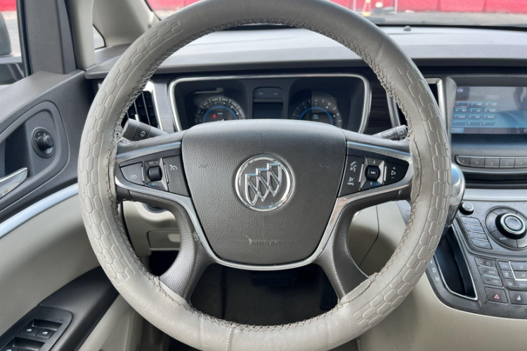 别克GL8 2013款 3.0L XT豪华商务旗舰版中控内饰7005