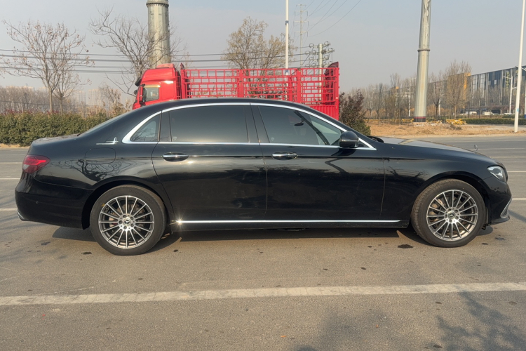 奔驰E级 2022款 E 260 L车身外观6002