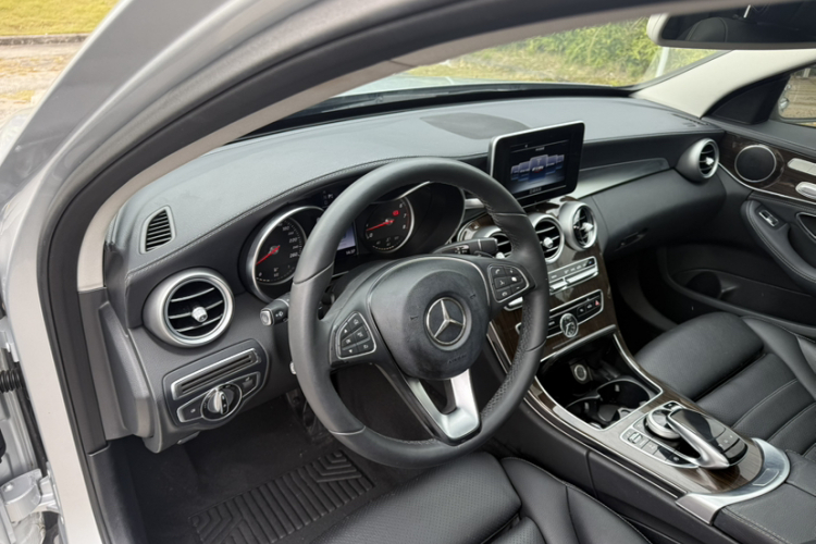 奔驰C级 2016款 C 200 L中控内饰7007