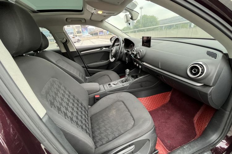 奥迪A3 2016款 Sportback 35 TFSI 领英型中控内饰7005