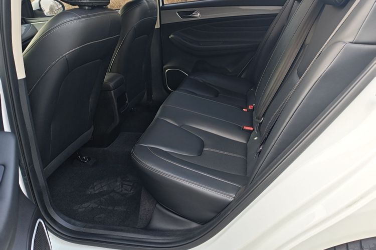 奇瑞 艾瑞泽5 2019款 1.5L 手动新青春版 国VI中控内饰7004