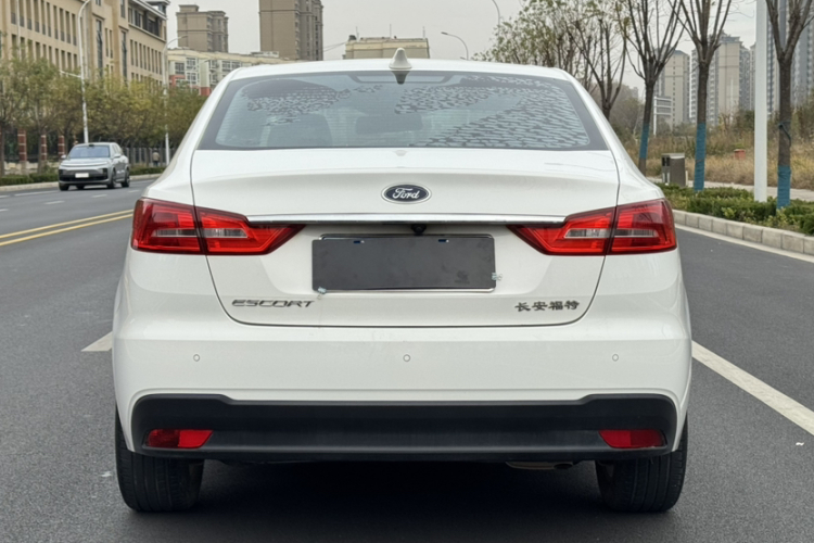 福特 福睿斯 2019款 改款 1.5L 自动悦享型 国VI车身外观6006