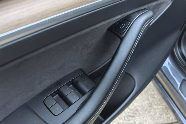 特斯拉 Model 3 2021款 标准续航后驱升级版中控内饰7009