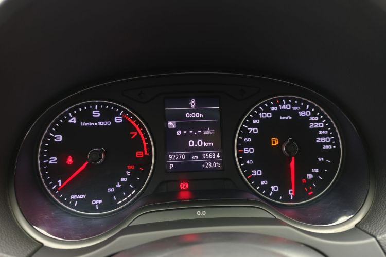 奥迪A3 2017款 Limousine 40 TFSI 运动型中控内饰15