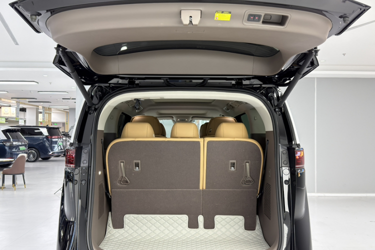 腾势D9 2022款 DM-i 970 四驱尊荣型中控内饰7001