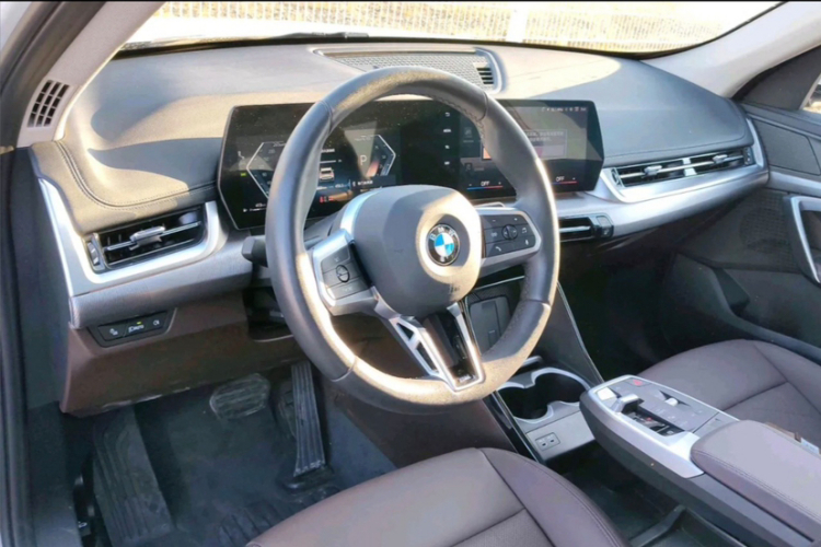 宝马X1 2024款 sDrive25Li X设计套装中控内饰7002