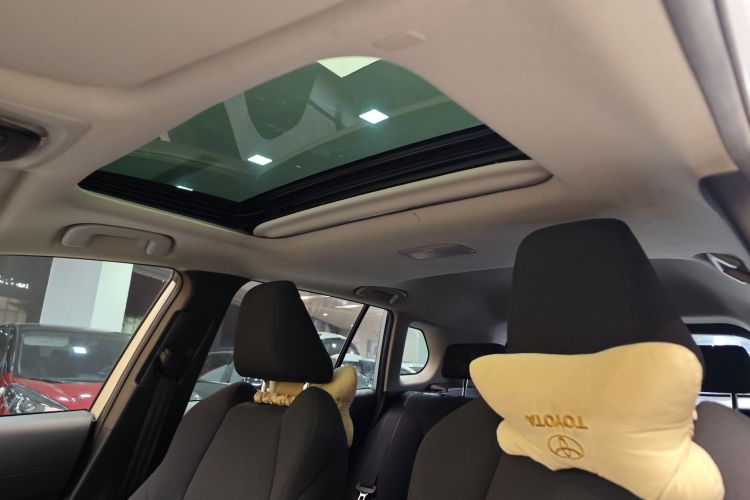 丰田 锋兰达 2023款 2.0L 智能电混双擎 领先版中控内饰7001