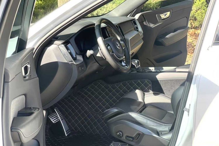 沃尔沃XC60 2020款 T5 四驱智远运动版中控内饰7001