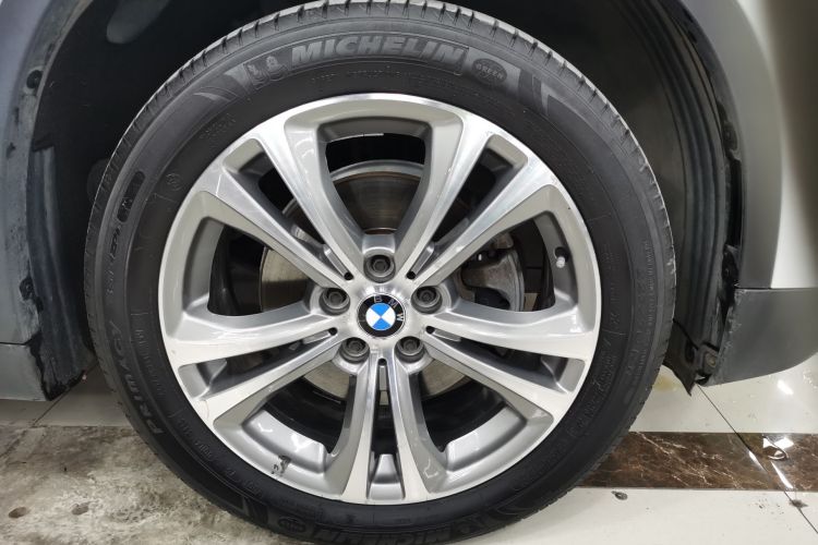 宝马X1 2018款 sDrive18Li 尊享型车身外观6007