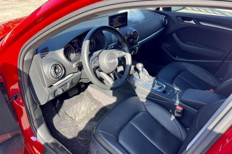 奥迪A3 2018款 30周年年型 Limousine 35 TFSI 进取型中控内饰7001