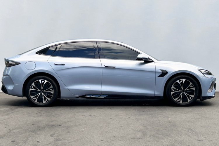 比亚迪 海豹 2023款 冠军版 550km 尊贵型车身外观6006