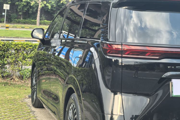 腾势D9 2024款 DM-i 980 四驱旗舰型车身外观6008