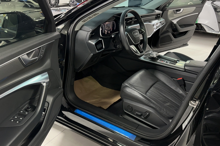 奥迪A6L 2019款 45 TFSI quattro 臻选致雅型中控内饰7002