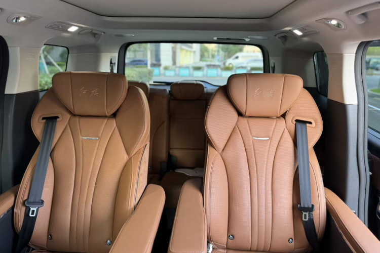 红旗HQ9 2023款 2.0T 智联旗畅版中控内饰7002