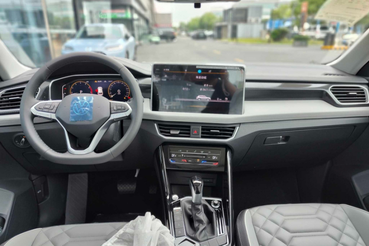 大众 探岳 2025款 众享款 300TSI中控内饰7001