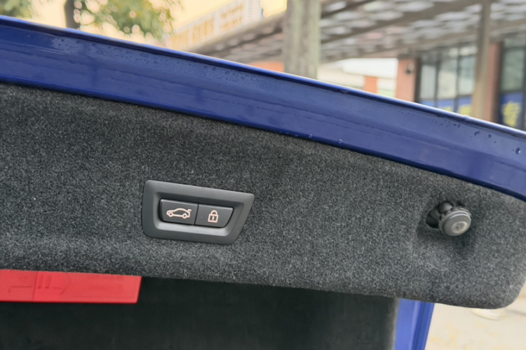 宝马3系 2020款 改款 325Li M运动套装中控内饰7008