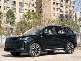 蓝电E5 PLUS 2026款 165km 长续航先享版Ultra 7座