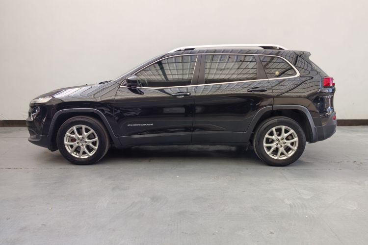 Jeep 自由光 2016款 2.4L 领先版车身外观6015