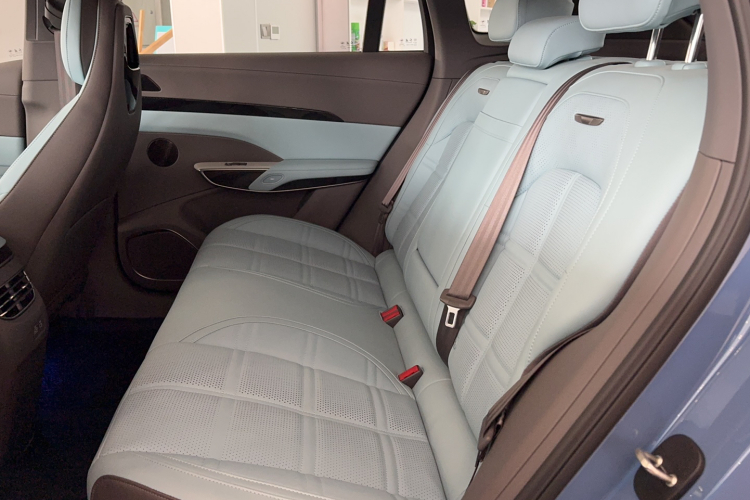 红旗天工08 2025款 730 Max后驱版中控内饰7001