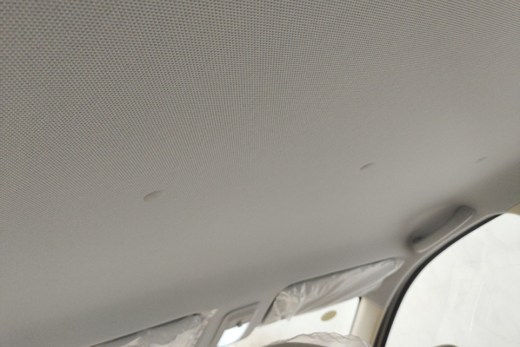 五菱汽车 宏光MINIEV 2025款 四门版 进阶款中控内饰7008