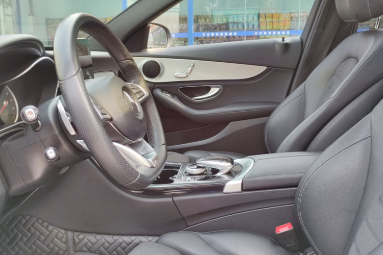 奔驰C级 2018款 C 200 运动版中控内饰7009