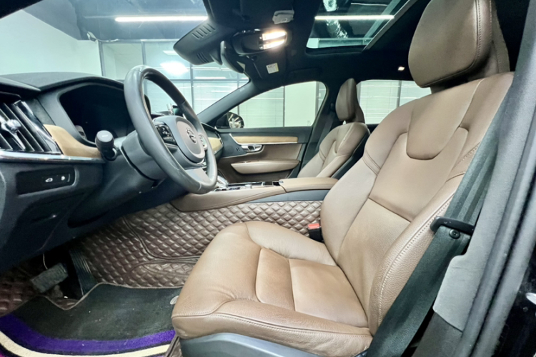 沃尔沃S90新能源 2024款 插电式混动 四驱长续航智逸豪华版中控内饰7003