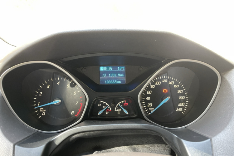 福特 福克斯 2012款 三厢 1.6L 自动舒适型中控内饰15