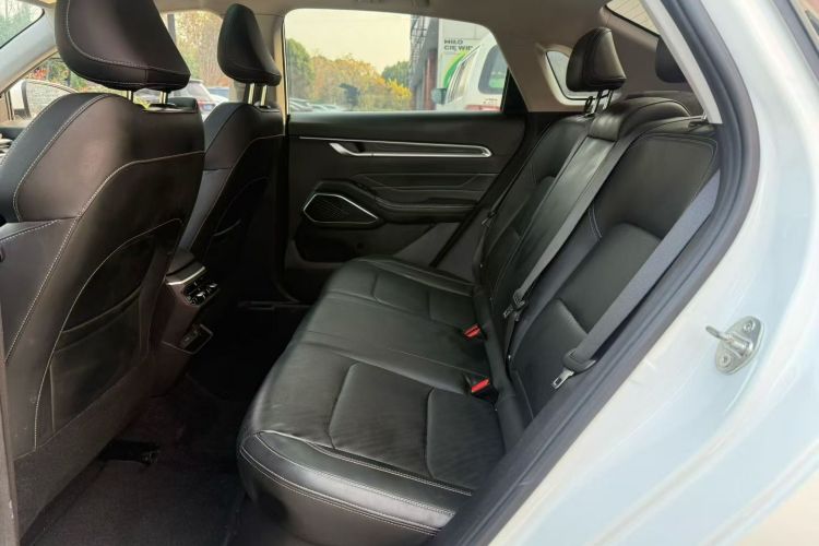 吉利汽车 帝豪 2022款 第4代 1.5L CVT尊贵型中控内饰7004