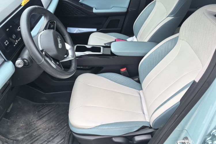 吉利几何E萤火虫 2024款 401km 星光中控内饰7003