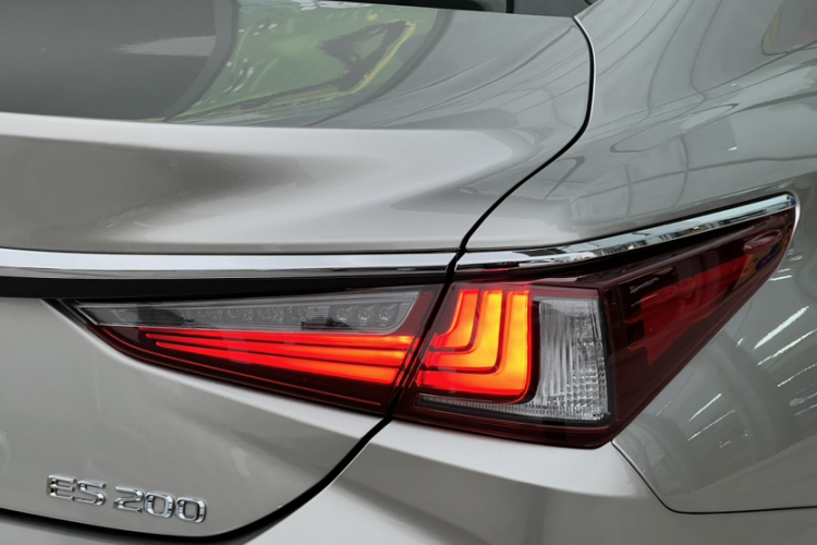 雷克萨斯ES 2022款 200 卓越版车身外观6007