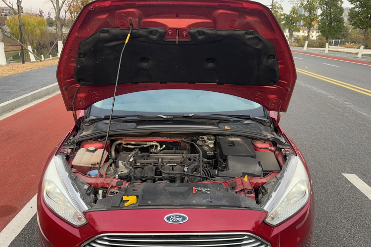 福特 福克斯 2017款 三厢 1.6L 自动风尚型智行版局部细节24