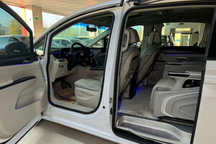 别克GL8 2023款 ES陆尊 舒适型中控内饰7011