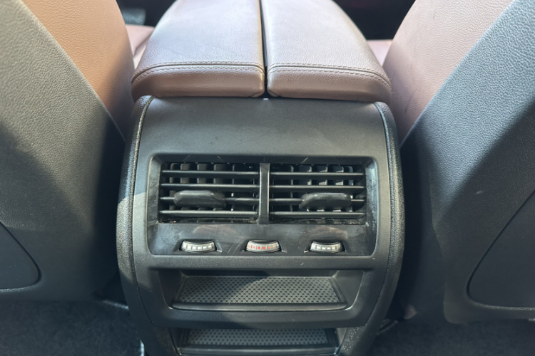 宝马X5(进口) 2020款 xDrive30i X设计套装中控内饰7002