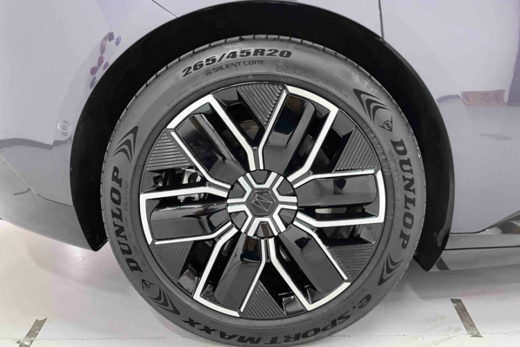 阿维塔12 2025款 Max增程版车身外观6003