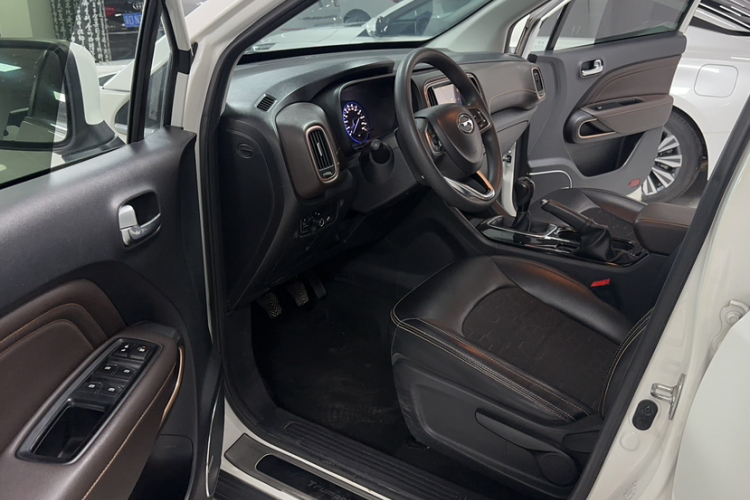 广汽传祺 传祺GS3 2017款 150N 手动精英版中控内饰7005