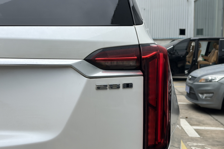 凯迪拉克XT6 2021款 28T 六座四驱豪华型车身外观6003