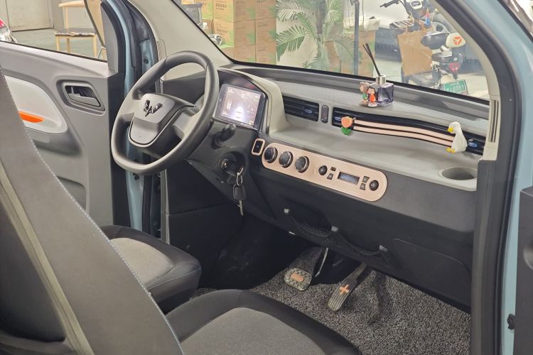 五菱汽车 宏光MINIEV 2020款 自在款 磷酸铁锂中控内饰7004