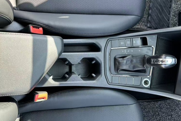 大众 宝来 2020款 1.5L 自动时尚型中控内饰7006