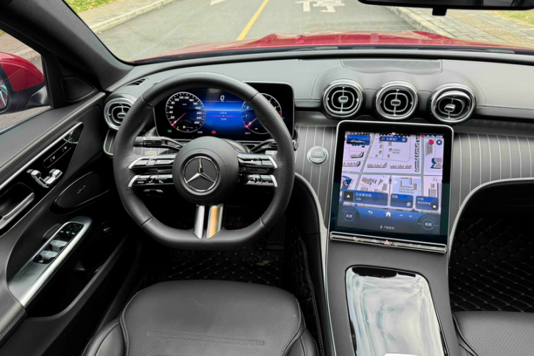 奔驰C级 2023款 改款 C 200 L 运动版中控内饰7012