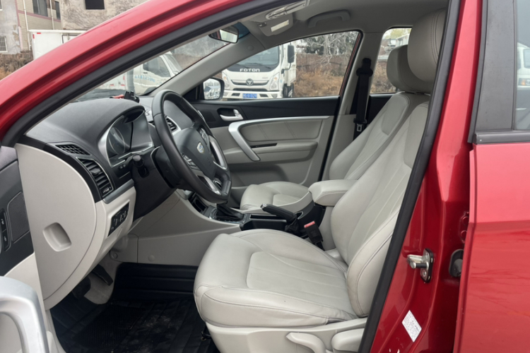 吉利汽车 帝豪 2016款 三厢 1.5L CVT豪华型中控内饰7004