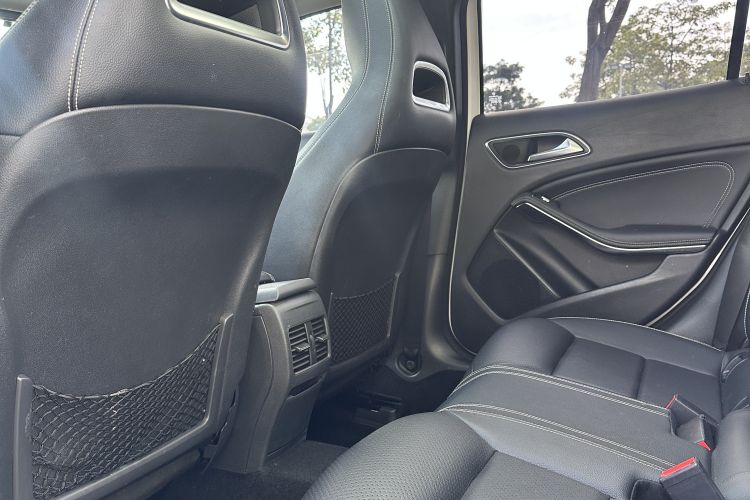 奔驰GLA 2018款 GLA 200 时尚型中控内饰7004